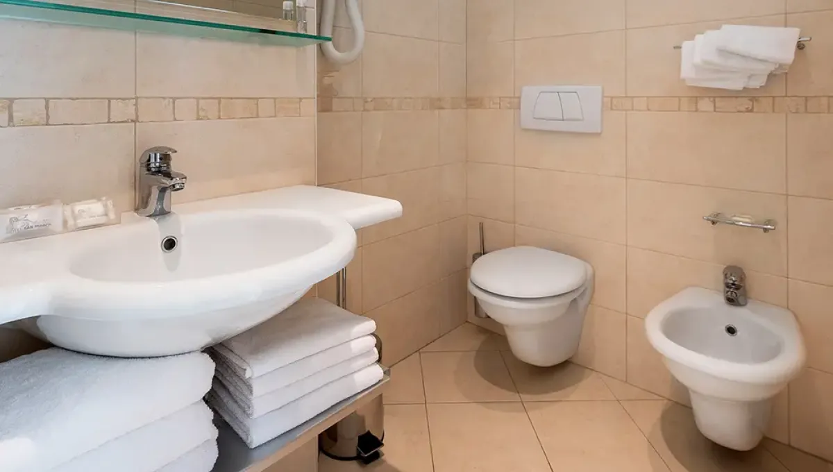 hotelsanmarcocattolica de zimmer 039